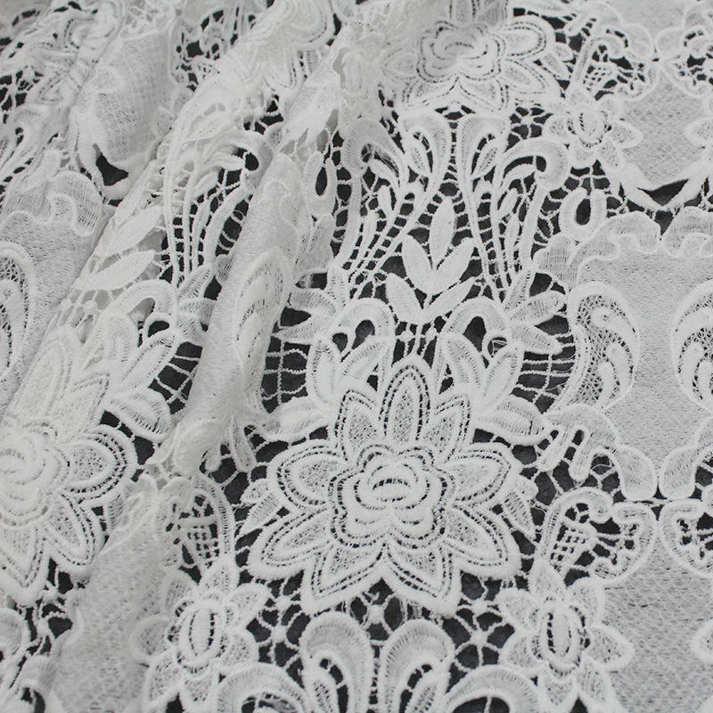 Tissu de maille en tulle en tricot de broderie en polyester