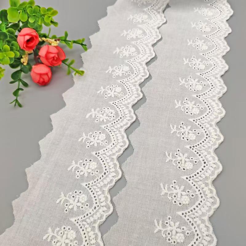 T / c Cotton en dentelle de lampe à broderie en coton Fleur de baisse