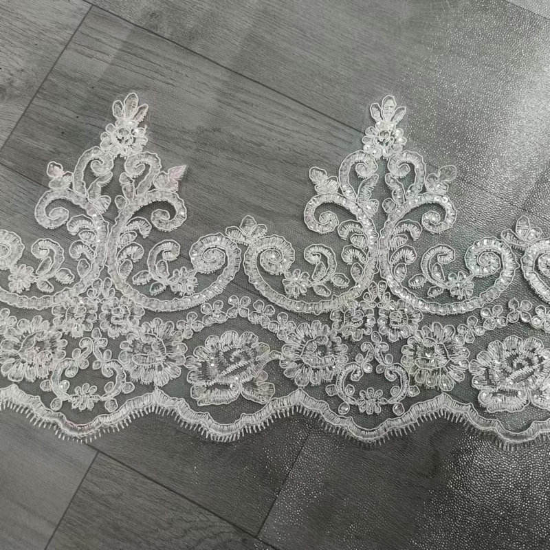 Luxury White Bridal en dentelle française Broidered Bridal en dentelle pour robe de mariée