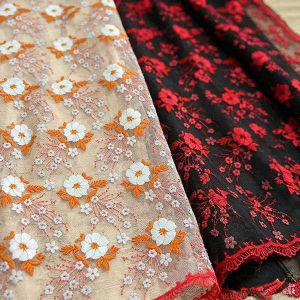 Tissu de dentelle en maille brodée multicolore vintage pour robes